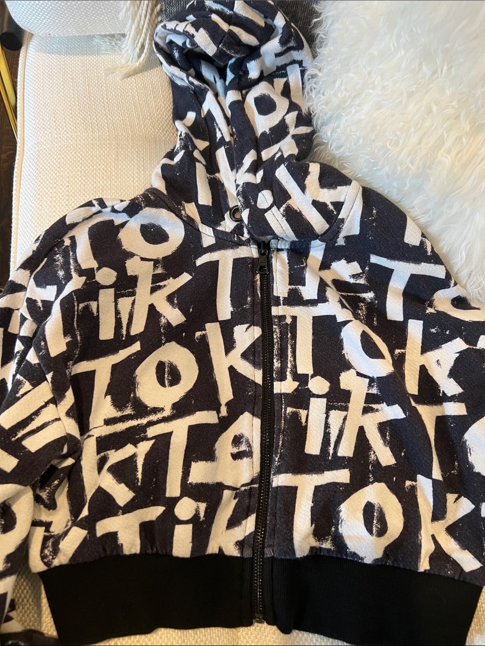 Alice + Olivia Black & White Graphic Zip Hoodie